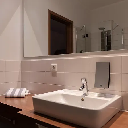 Brühlerhöhe 3*
