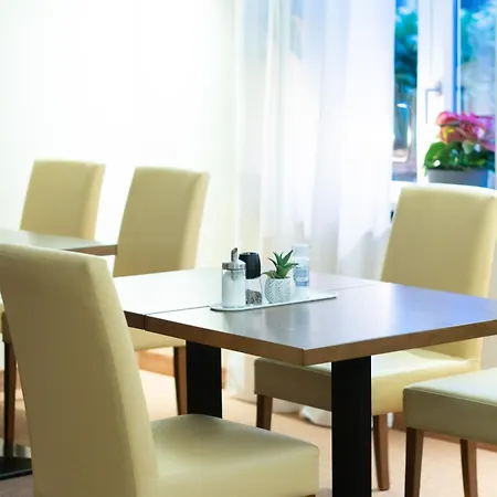 Bruehlerhoehe 3* 에르푸르트