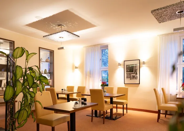 Hotel Bruehlerhoehe 3*